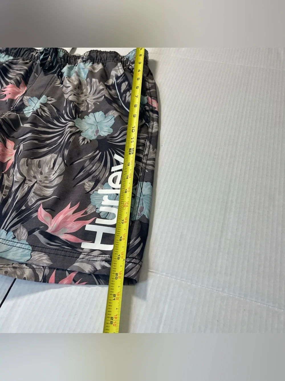 Hurley Volley Swim Trunks Mens Extra Large Hawaiian Leaves Compression